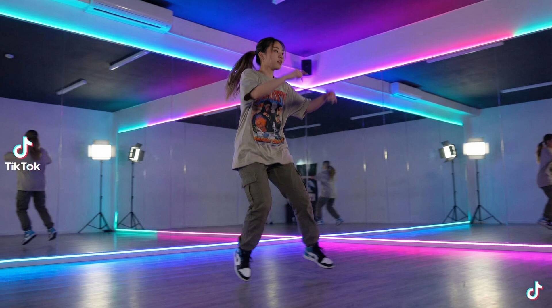 换妻视频美少女写真视频